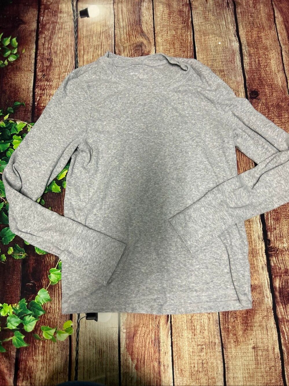 Aerie Grey Crew Neck long Sleeve Size L